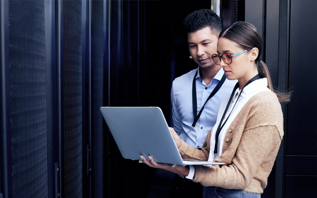 To it specialister der laver en rapport